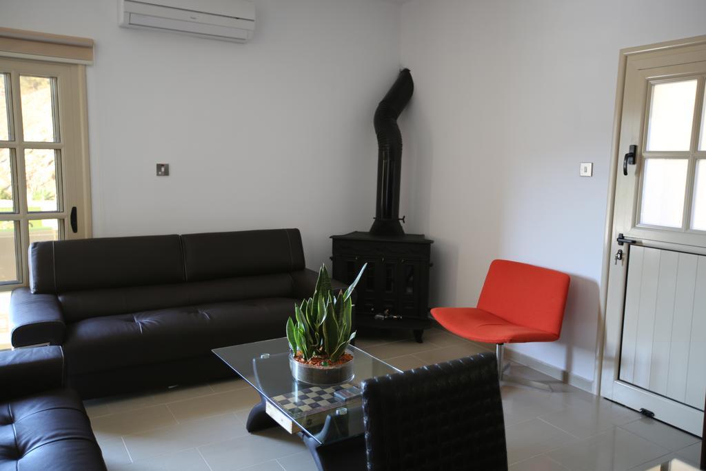 Villa Melyia Kato Pyrgos Bilik gambar